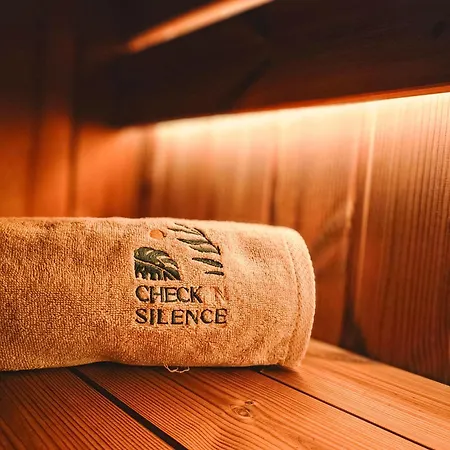 Check In Silence 아파트 *